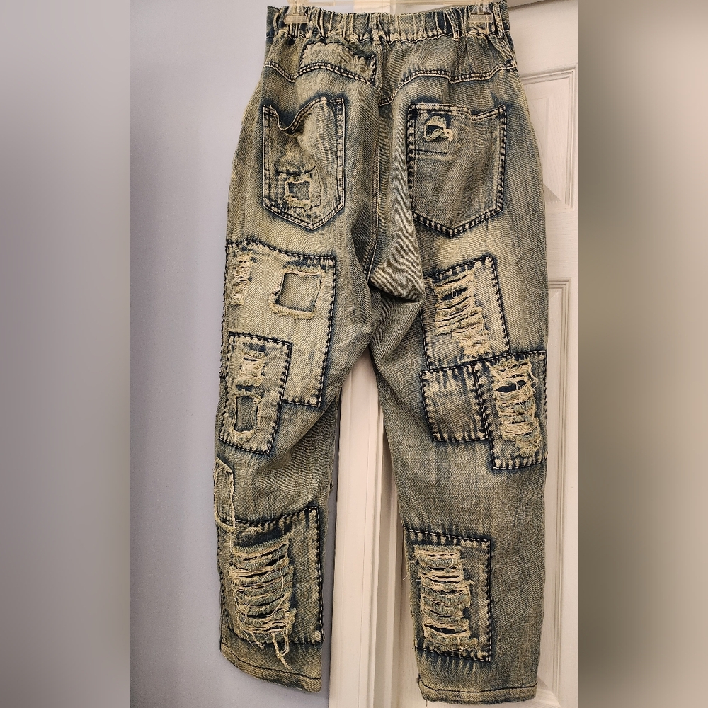 Distessed Baggy Jeans - Picture 2 of 9
